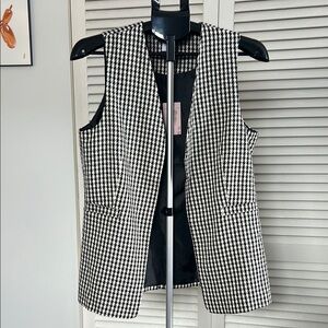 Sincerely Jules Black and White Houndstooth Vest
